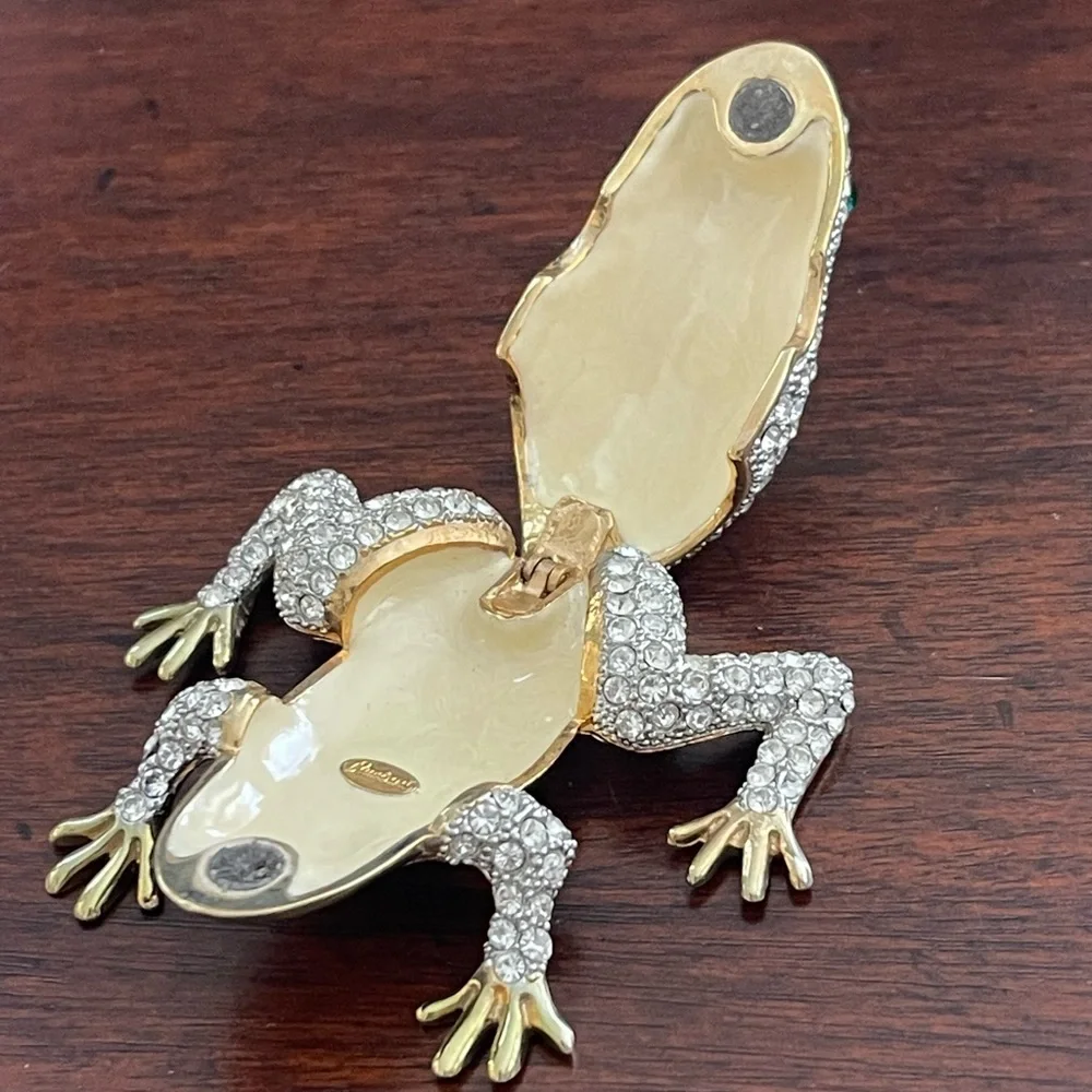 Signed Rucinni enameled pave set crystal metal frog pill trinket jewelry box - Picture 3 of 8